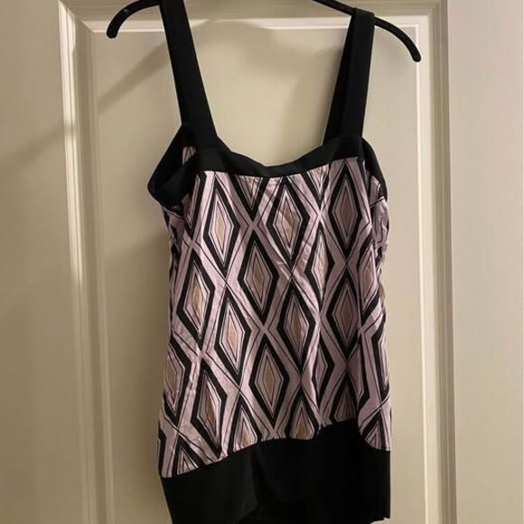 Women’s Sleeveless Silk Blouse – Size Large – 100% Silk w/ Stretch Wai - Picture 4 of 4